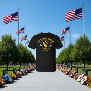 T-shirt vintage patriottica da veterano della 1a Divisione di Cavalleria per il Giorno dei Veterani, abbigliamento promozionale premium - Product Image 3