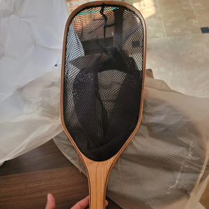 Red de aterrizaje de pesca con mosca de madera personalizada de alta calidad, Red de trucha, receptor de pesca, madera de clase alta con Red profunda y logotipo personalizado - Product Image 1