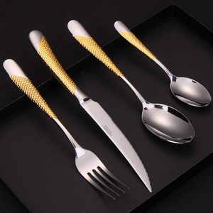 Ensemble de couverts élégant en acier inoxydable plaqué or rose durable allant au lave-vaisselle avec finition en acier miroir pour cadeaux d'affaires - Product Image 3