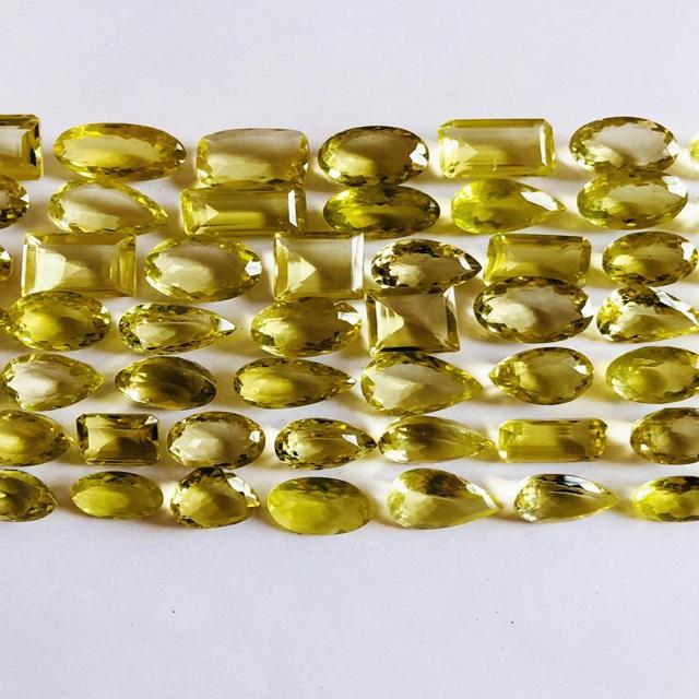 สีเหลือง