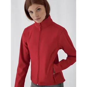 Chaqueta Softshell Personalizada para Mujer ID.701 para Senderismo y Aventuras con Bolsa Impermeable - Product Image 4