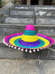 Chapeau sombrero mexicain traditionnel pour les fêtes, les costumes et la décoration - Product Image 5