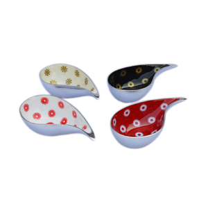 ชุดชามอาหารสี่ใบที่มีรูปลักษณ์ทันสมัยพร้อมชามอาหารโลหะคุณภาพแข็งดีไซน์ทันสมัยและดีไซน์เคลือบเพื่อการตกแต่ง - Product Image 1