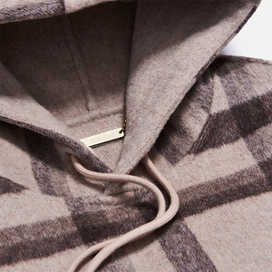 Sudadera con capucha de tela cálida para hombre de invierno con bolsillos laterales con cremallera y capucha con cordón ajustable para un almacenamiento seguro y un ajuste personalizado - Product Image 6