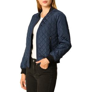 Nouvel arrivage de blouson d'aviateur élégant pour femmes OEM solide d'hiver Veste de collage en cuir respirant avec poches pour la saison d'hiver - Product Image 3