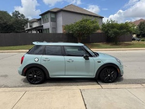 MINI COOPER S HARDTOP 4 PORTES ÉDITION BLEU GLACE 2019 PRÊT À ÊTRE EXPÉDIÉ - Product Image 5