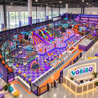 Vabibo Parc de jeux intérieur commercial : Labyrinthe vertical, filets d'escalade, tunnels à roulettes, sacs de frappe, équipement de jeu souple compact haute densité