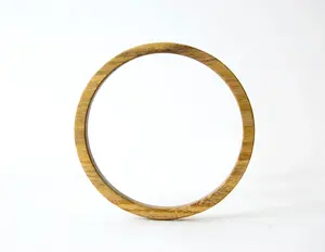 Bracelets en bois faits à la main de qualité d'exportation dans des conceptions assorties pour la boutique et les distributeurs au détail disponibles à la vente - Product Image 3