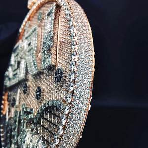 Pendentif rond personnalisé entièrement glacé avec un design de paysage urbain en argent sterling 925 VVS Moissanite Bijoux Hip Hop - Product Image 4