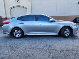 CLEAN USED 2017 K-I-AS Optima Hybrid Premium 4dr Sedan Disponible à la vente - Product Image 5