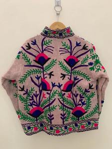 Chaqueta de tela TNT suave hecha a mano, abrigo de ropa de mujer Suzani bordado Chaqueta corta de algodón para mujer - Product Image 5