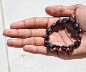 Piedras caídas de granate Unisex con cuentas para pulsera, estilo religioso clásico, regalo de boda, brazaletes con forma de número para aniversarios Par - Product Image 2