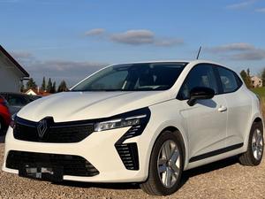 NOUVEAU RENAULT CLIO AWD 2024 17 800 KM BLANC 100 CV 5 PLACES 4 CYLINDRES TRANSMISSION AUTOMATIQUE - Product Image 5