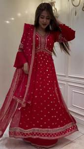 Robe Anarkali de luxe prête à porter, spéciale Diwali, magnifique robe en georgette, salwar kameez pakistanais, fabriqué à Faisalabad, viscose - Product Image 2