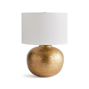 โคมไฟข้างเตียงสีทองแบบทุบสำหรับโต๊ะข้างเตียงสำหรับห้องนอนรูปทรงขนาดโลโก้ที่กำหนดเอง - Product Image 4