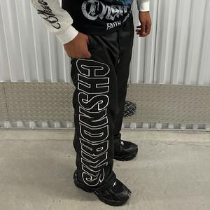 กางเกงกันลมผ้าไนลอนสำหรับผู้ชายกางเกงวอร์มติดกระดุมด้านข้างแฟชั่นแบบกำหนดเอง - Product Image 4