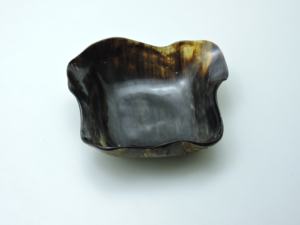 Bol de service en corne d'eau artisanal de haute qualité personnalisé, matériau organique écologique, style animal poli - Product Image 4