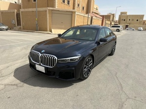 2018 BMW 730 I4 Twin Turbo Diesel GCC Dirección izquierda AWD Asientos de cuero ligeros ACC Control de crucero Euro6 Emisión R16 Tamaño del neumático - Product Image 3