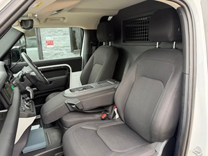 NUEVO MODELO 2023 LAND ROVER DEFENDER D250 HSE, MOTOR <4L, 4X4, VOLANTE A LA IZQUIERDA, INTERIOR OSCURO, TECHO SOLAR, 6 ASIENTOS, 5 PUERTAS - Product Image 3