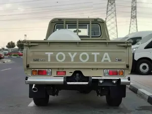 Camioneta diésel Land Cruiser de segunda mano, cabina individual a la venta - Product Image 4