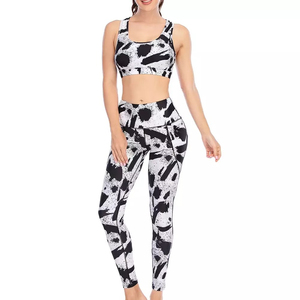 Ensemble de yoga à imprimé floral pour femmes soutien-gorge de sport extensible avec leggings taille haute pour Gym Fitness & Activewear Placement du logo avant - Product Image 5