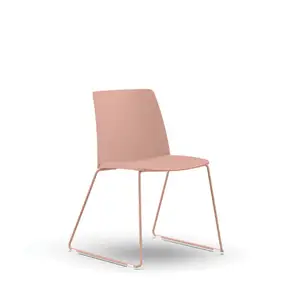 Cadeira de polipropileno urbana de alta qualidade - Assentos solidos para a comunidade - Espaços de colaboração aprimorados com design durável