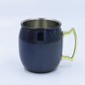 Taza de té y café de metal con diseño de panal en acero pulido espejo con mango dorado perfecto para disfrutar de bebidas con estilo - Product Image 3