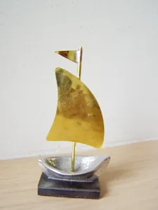 Handmade Metal Sailboat Sculpture <b>Brass</b> Aluminum Desktop Decor Nautical Gift Home Office Decoration <b>Ornament</b> - Product Image 4