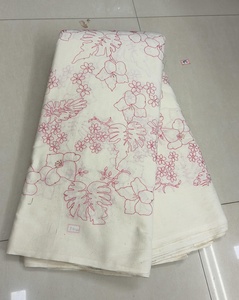 Tissu en coton brodé de qualité supérieure pour costumes féminins, lehengas et kurtis, vêtements ethniques de créateur, vendu au mètre - Product Image 2