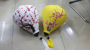 Lanternes en soie et en bambou imprimées de fleurs colorées en gros, lanternes décoratives d'extérieur, style de fleurs peintes à la main - Product Image 5