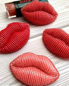 พวงกุญแจหรือจี้กระเป๋า รูปดอกลิลลี่เสือสีชมพู ประดับลูกปัด งานปักลูกปัด สำหรับเธอ - Product Image 5