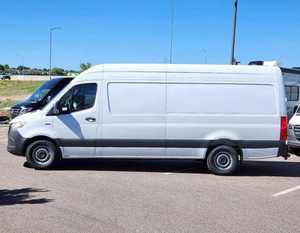 Furgoneta Eléctrica SPRINTER CARGO 170 WB AWD 2024 de Techo Alto, con Bajo Kilometraje, Cabina Espaciosa y Características de Seguridad Avanzadas, MÁS VENDIDA - Product Image 5