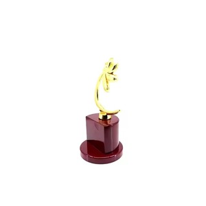 Hot <b>Sale</b> Custom Golden Flower Star Metal Trophy Employee Appreciation or Business Awards Export Price - Product Image 3