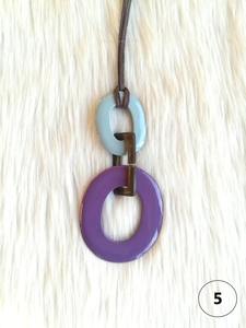 จี้รูปทรงกลมทำจากดอกไม้แห้งแท้ขัดเงาเป็นมิตรกับสิ่งแวดล้อมจากเขาควาย ขายส่ง ผลิตในอินเดีย - Product Image 5