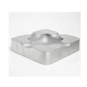 Cendrier en métal moderne conçu pour la résistance et le style, parfait pour la fumée en intérieur et en extérieur, placement sur table - Product Image 6