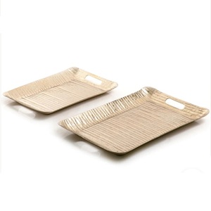 Plateau décoratif fait à la main usage polyvalent petit déjeuner plateau de service en métal Design élégant finition dorée plateau de service - Product Image 1