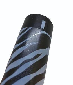 Emballage en tube plastique stratifié à finition texturée pour rouge à lèvres cosmétique - Protection premium et durable - Product Image 1