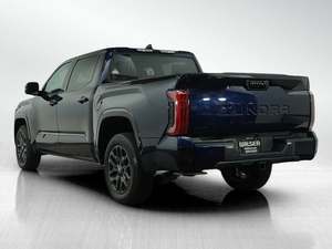 Mejor Oferta, Toyota Tundra Platinum CrewMax Cab 4WD Usada, Modelo 2025 - Product Image 3