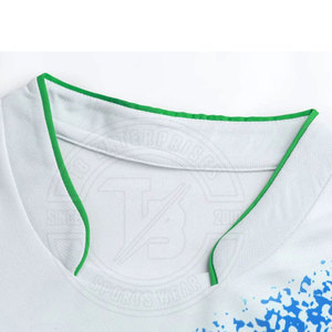 Vente en gros d'uniformes de football respirants grande taille pour hommes ensembles durables confortables et à la mode - Product Image 5