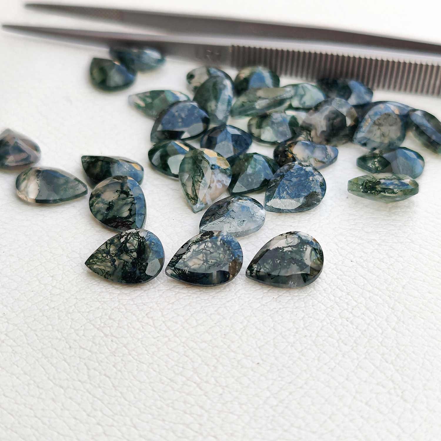 สีเขียว