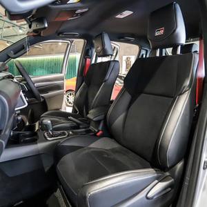 Pour Toyota Hilux 4x4 SUV, transmission automatique, moteur diesel turbo 6.1-8L, traction avant, conduite à droite, sièges en cuir, pneus R19, arrière foncé - Product Image 6