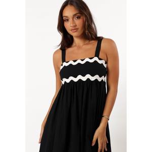 Robes noires pour femmes, élégantes, décontractées et prêtes pour les soirées, conçues pour un mouvement gracieux et un look intemporel, en provenance d'Inde - Product Image 6