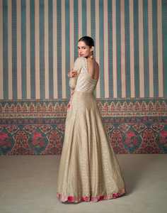 Costume Salwar en soie Chinon véritable de style moderne et haut de gamme, tenue de styliste dernier cri, avec broderie, travail, mode femme, nouveauté 2024 - Product Image 3