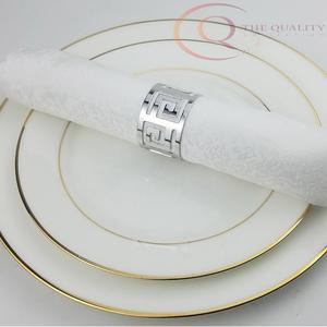 Anneaux de serviette décoratifs en aluminium, style luxueux et écologique pour les tables de mariage, les repas quotidiens et les événements spéciaux - Product Image 1