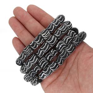 Perles africaines en verre faites à la main, noires avec motifs blancs complexes, authentiques perles tribales recyclées pour l'approvisionnement en vrac en gros - Product Image 2