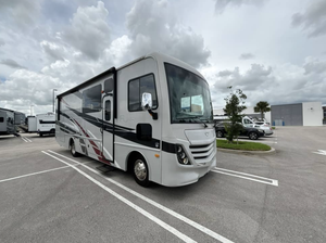 Camping-car de luxe Fleetwood Flair 29M d'occasion 2024 le moins cher - Bon état - Prêt à être expédié - Product Image 4