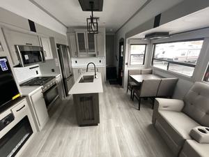 Nouveau 2025 Keystone M-o-n-t-a-n-a H-i-g-h C-o-u-n-t-r-y 381TB - Product Image 6