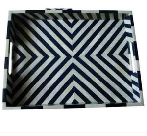 Plateau de rangement rectangulaire en bois avec bordure en résine noire et blanche, élégant et design, pour la maison, plateau de service pour la nourriture, le thé, le café, la vaisselle - Product Image 6