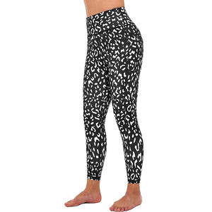 Leggings de Yoga pour femmes, pantalon de Yoga sublimé, taille personnalisée et Design, fabriqué au Pakistan - Product Image 3