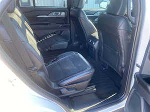 2024 Explorer ST AWD Automático Asientos de Cuero Volante a la Izquierda R18 Techo Panorámico 50001-75000 Millas Título Limpio Sin Accidentes - Product Image 2